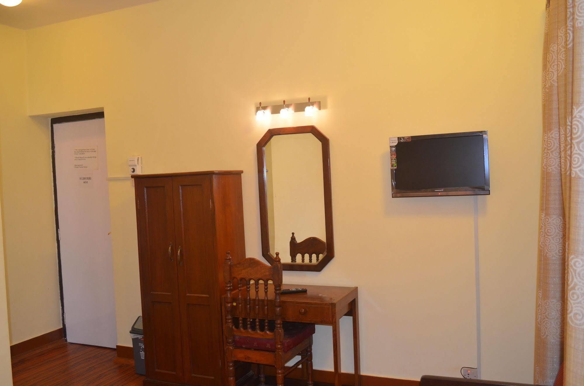 Potala Tourist Home Катманду Екстер'єр фото